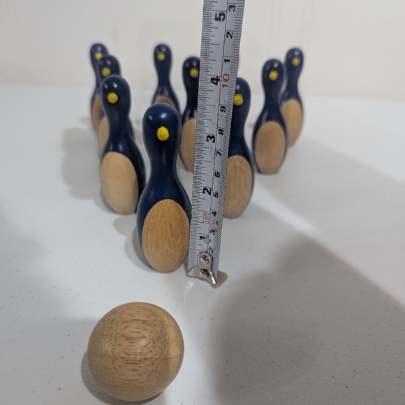 MUJI Mini Penguin Bowling Set - Picture 3 of 6